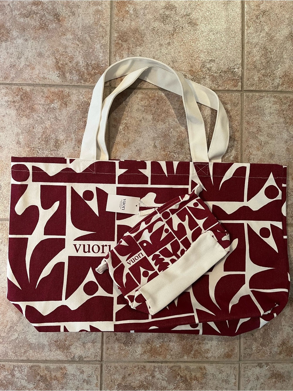 Vuori Canvas Tote or Beach Bag Strawberry Limited 25 with matching NWT Pouch